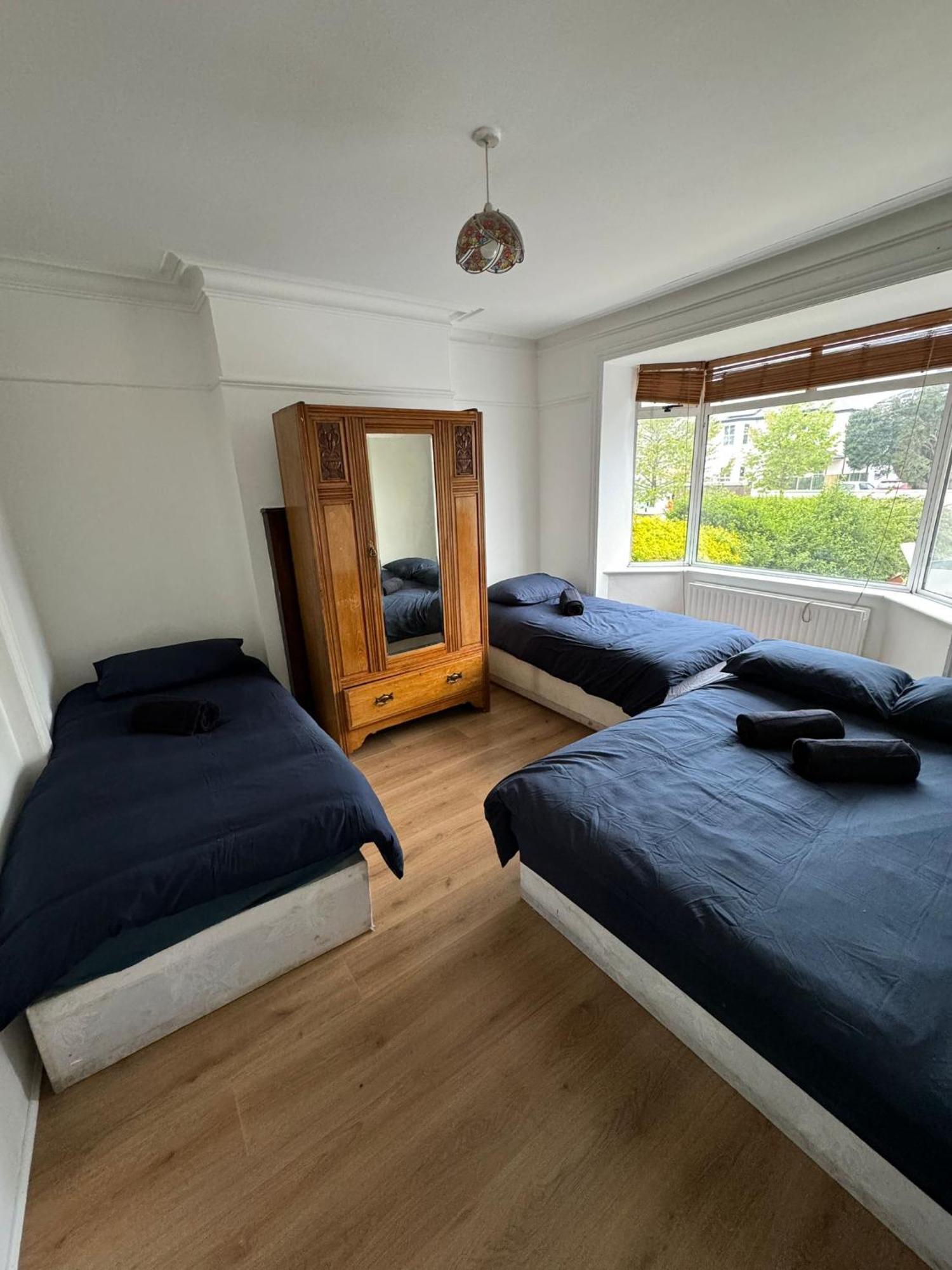 Big Family Room In Room At 2 Iveragh Rd-4 都柏林 外观 照片